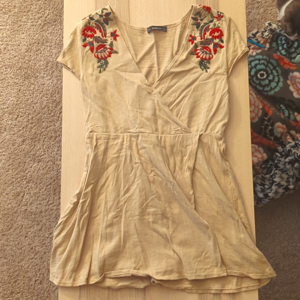 Small Zara mini dress, yellow with floral shoulder